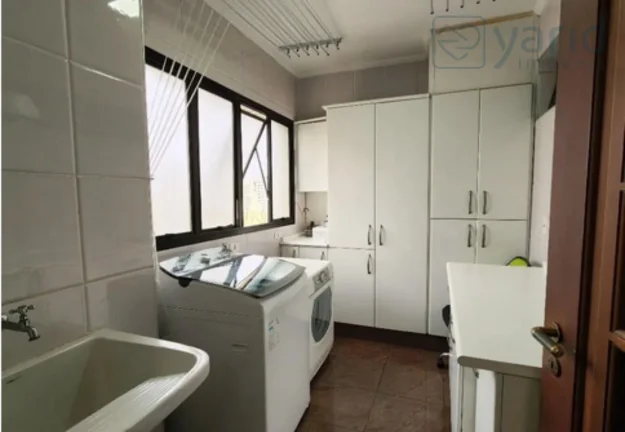 Imagem Apartamento de Luxo à Venda no Edifício Mirante do Vale-SP: 3 Quartos, 1 Suíte, 2 Banheiros, 2 Vagas de Garagem, 157m²