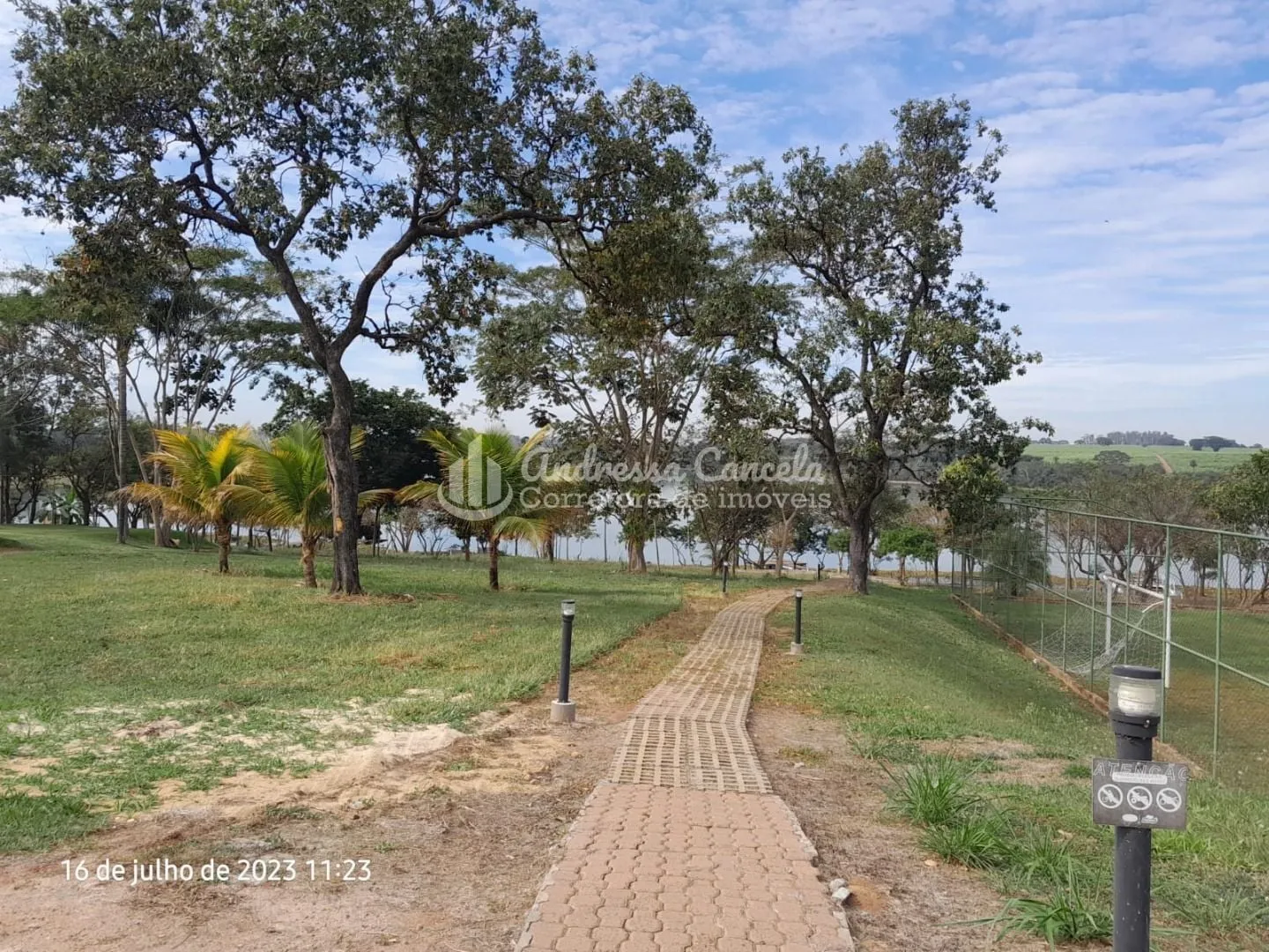 Imagem Condomínio Villagio Colombo - Rancho com 3 dormitórios à venda, 242 m² por R$ 850.000,00 - Villagio Colombo - Mendonça/SP