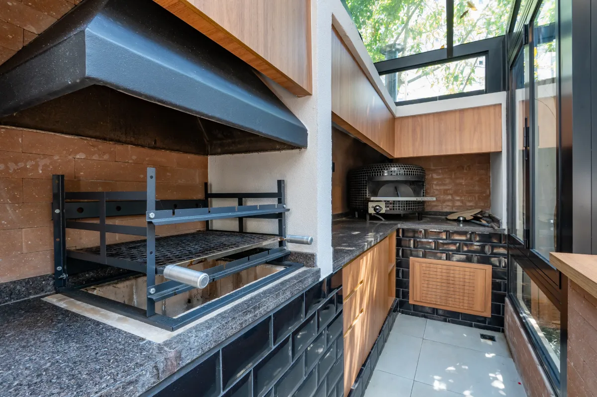Imagem Casa no condomínio New England Condominium para venda com 3 quartos, sendo 2 suítes, 264m2