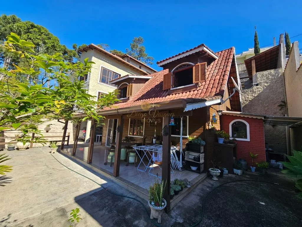 Foto do imóvel Casa em Condomínio para Venda em Teresópolis / RJ em Rua Prefeito Monte