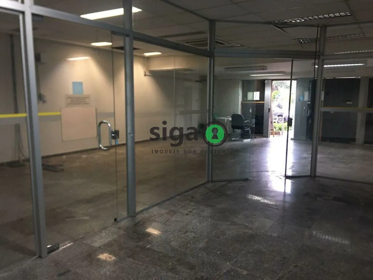 Imagem Casa Comercial para Locação no Jardim América/ Pinheiros com 359m² e 20 vagas de estacionamento