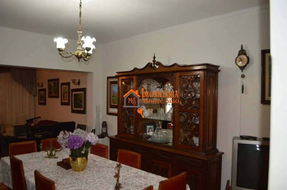 Imagem Casa com 3 dormitórios à venda, 400 m² por R$ 2.769.000,00 - Vila Galvão - Guarulhos/SP