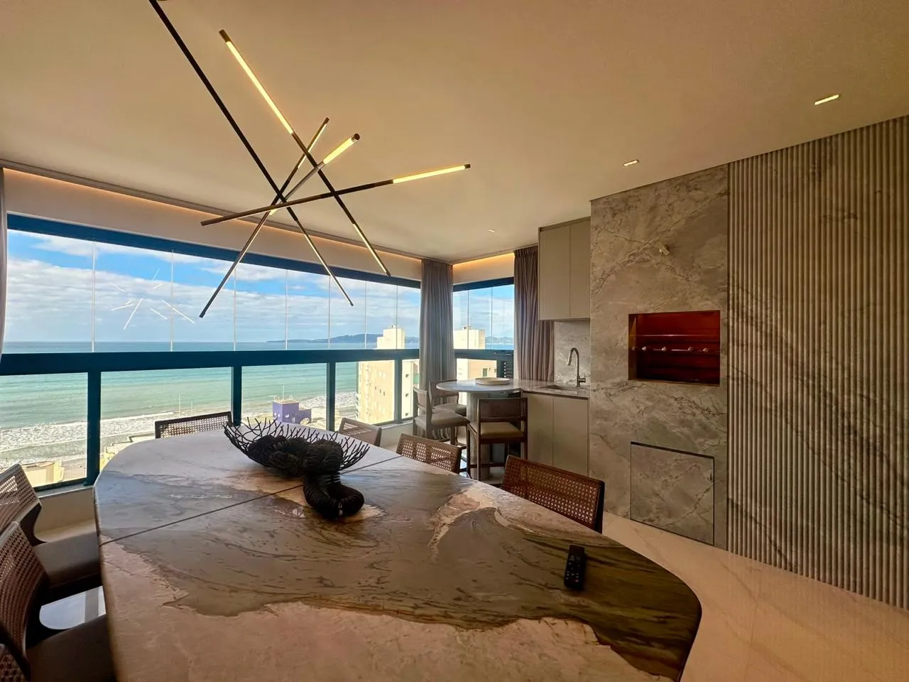Imagem Apartamento com vista para o mar à venda com 210m2 por R$ 7.300.000,00