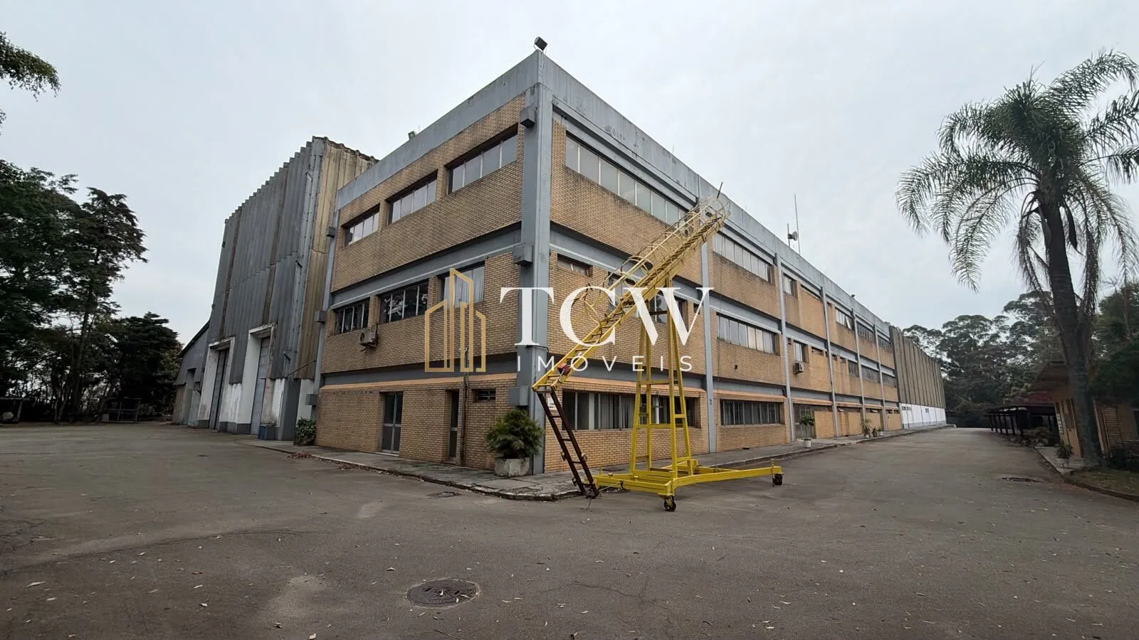 Foto do imóvel Galpão Industrial à Venda em Cumbica - Guarulhos/SP | 8.000 m² Construídos | Terreno 20.000 m²