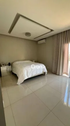 Imagem Casa à venda, 427 m² por R$ 2.990.000,00 - Condomínio Parque dos Cisnes - Goiânia/GO