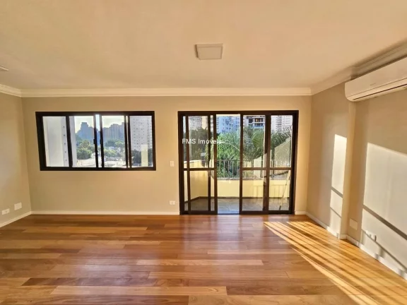 Foto do imóvel Apartamento à venda em Moema, com 3 quartos sendo1 suíte, 3 banheiros, 2 vagas, 130m² de área.