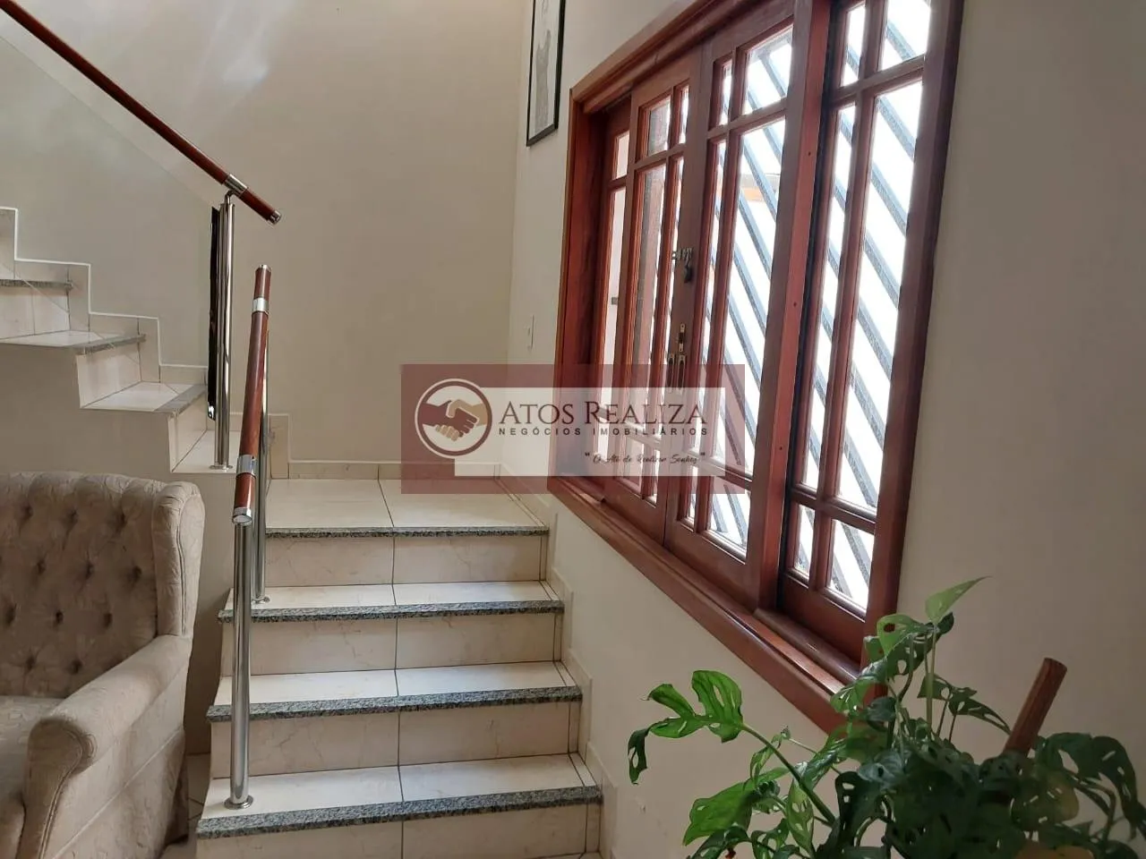 Imagem Sobrado à Venda no Jardim Marajoara, SP: 3 Dorms, 4 Vagas de Garagem, 358m², R$1,3 Mi
