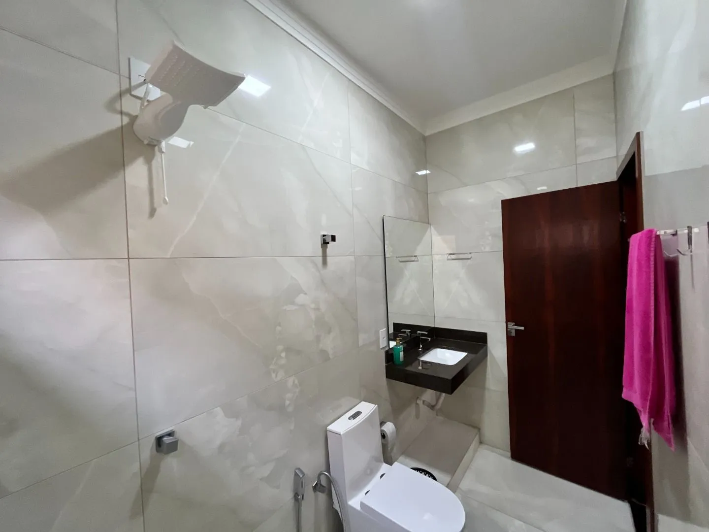 Imagem Casa com 3 dormitórios à venda, 155 m² por R$ 530.000,00 - Afonso Queiroz - Patos de Minas/MG