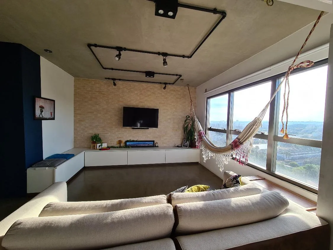 Imagem Apartamento aconchegante e versátil no Cambuí com quarto desmontável e moveis planejados.
