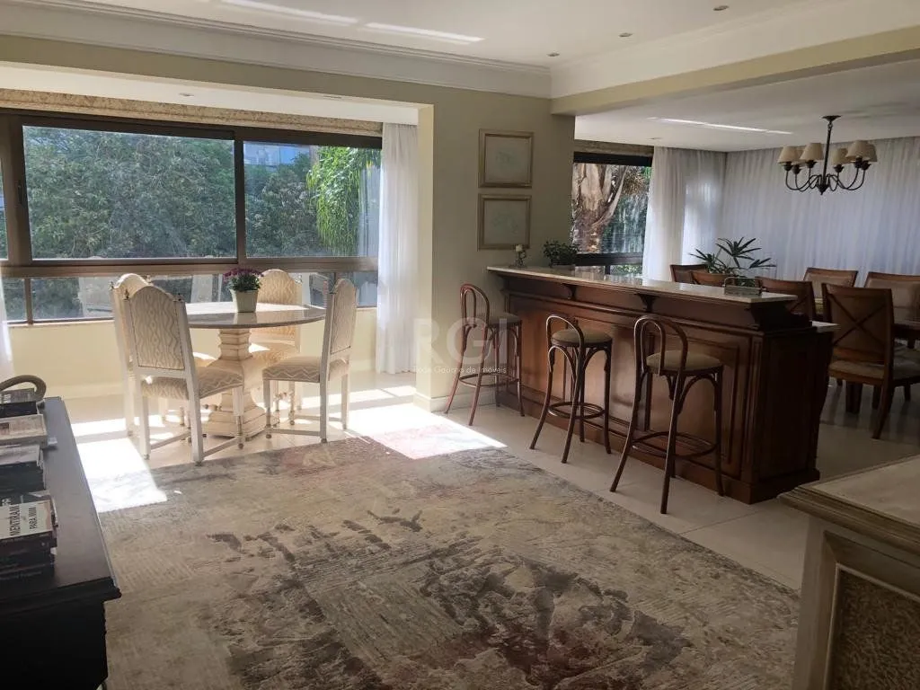 Imagem Apartamento para Venda - 229.05m², 3 dormitórios, sendo 3 suites, 4 vagas - Bela Vista