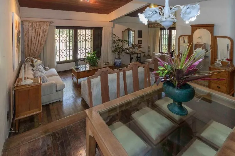 Imagem Casa para Venda - 420m², 5 dormitórios, sendo 2 suites, 6 vagas - Nonoai