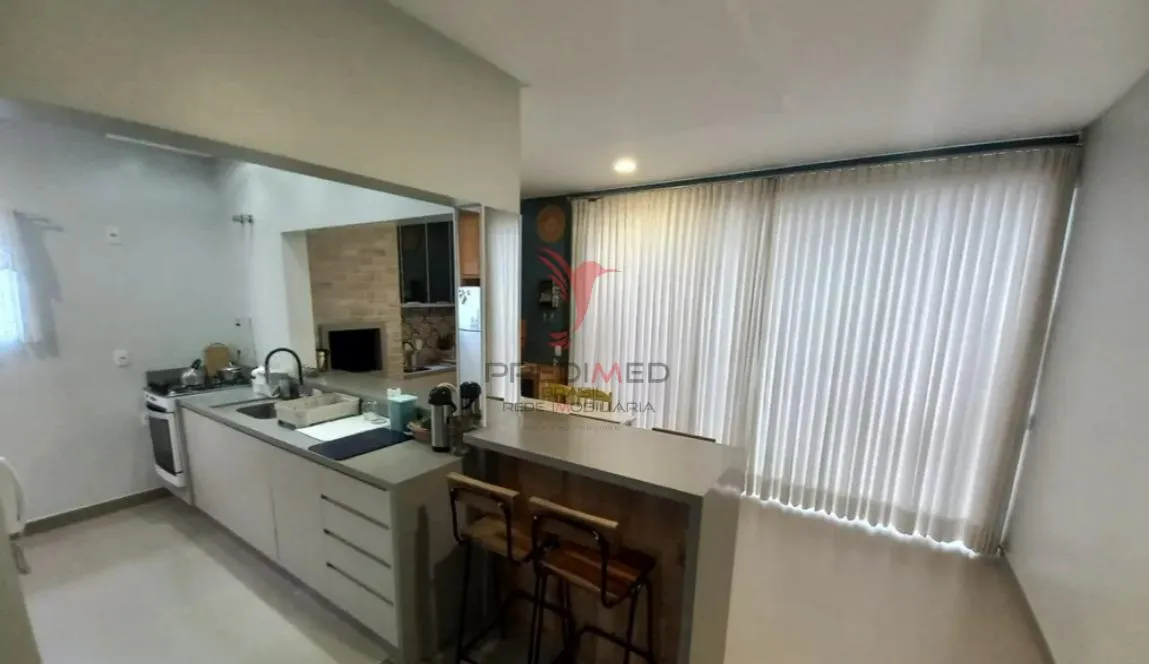 Imagem Casa semi mobiliada. Suíte mais dois quartos
