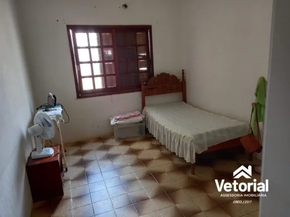 Imagem Casa com 6 dormitórios no Bairro JK - Barreiras-BA