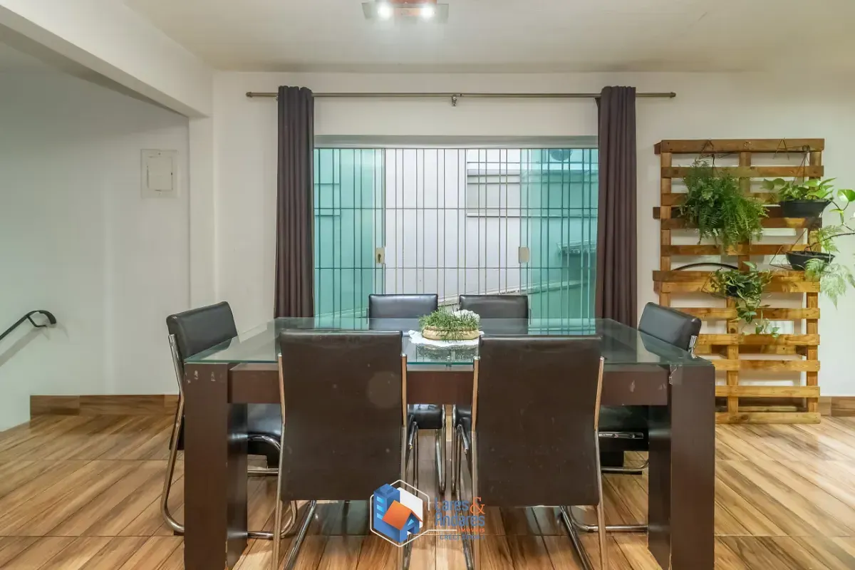 Imagem Casa de vila para venda em Chácara Inglesa com 4 quartos, sendo 1 suíte, 350m²