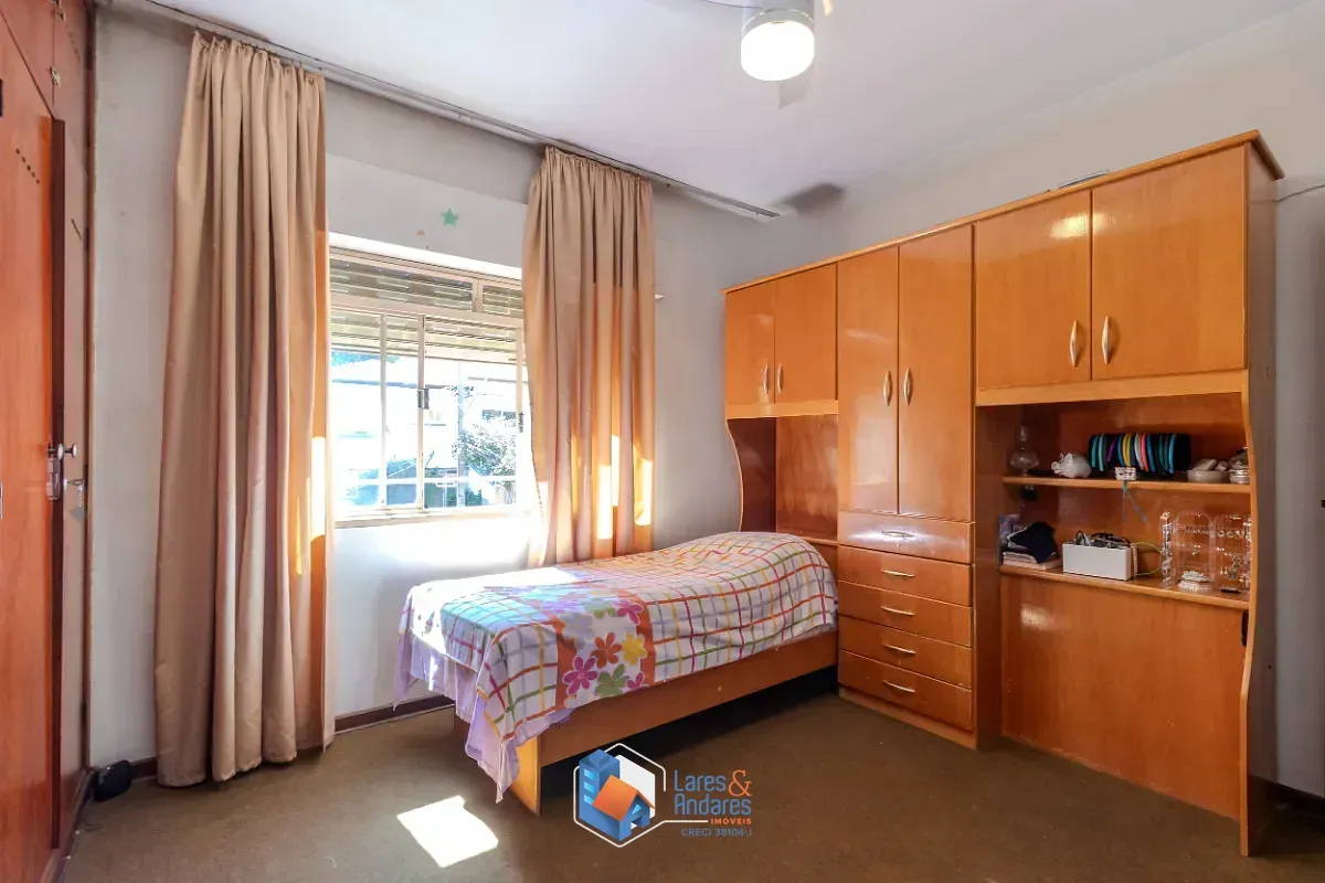 Imagem Sobrado para venda em Aclimação com 4 quartos, sendo 1 suíte, 452m²