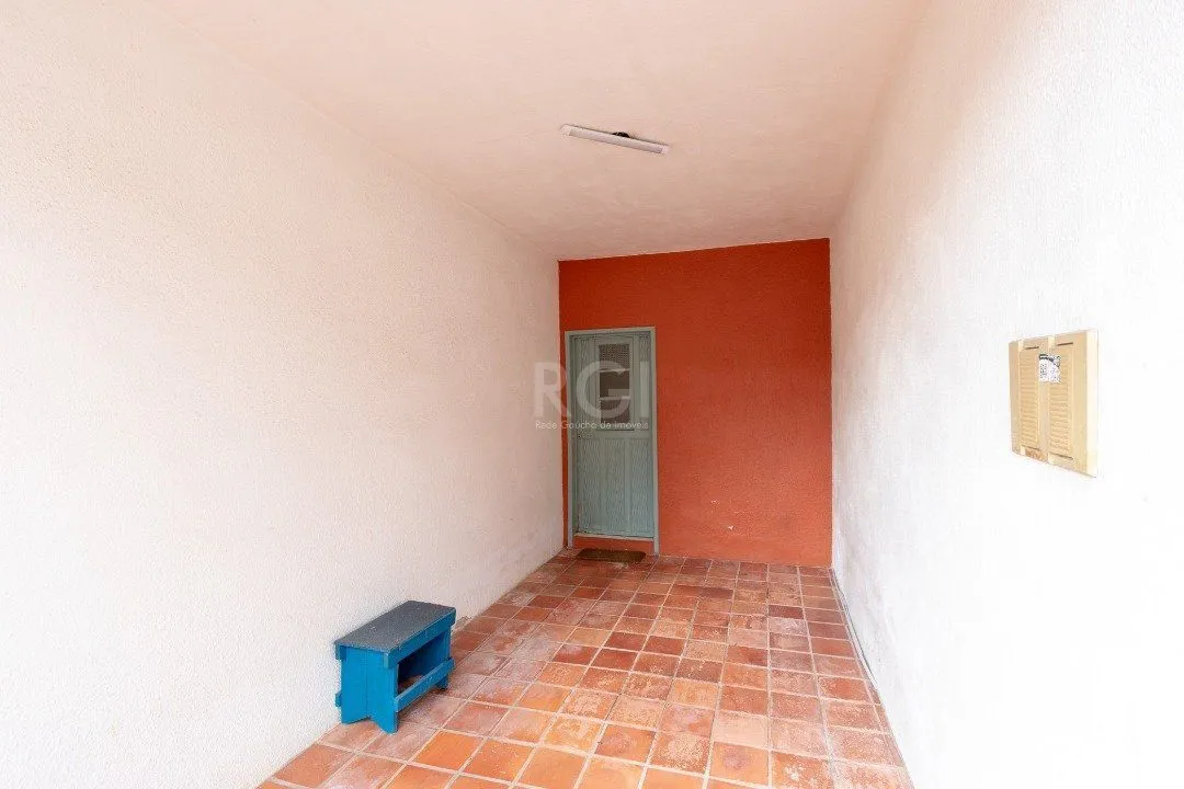 Imagem Casa para Venda - 220m², 3 dormitórios, sendo 2 suites, 2 vagas - Coronel Aparício Borges