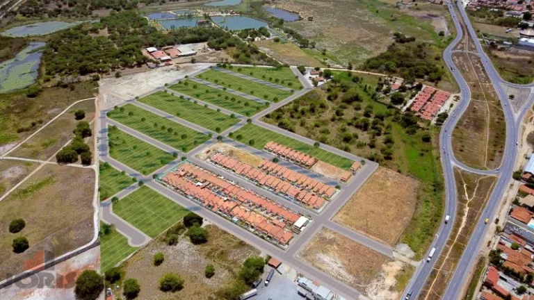 Foto do imóvel Terreno a Venda - Horizonte, CE em Rua Ivaney Bandeira