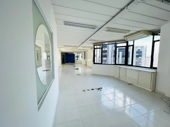 Imagem Conjunto comercial com 220m² para locação próximo a Berrini.