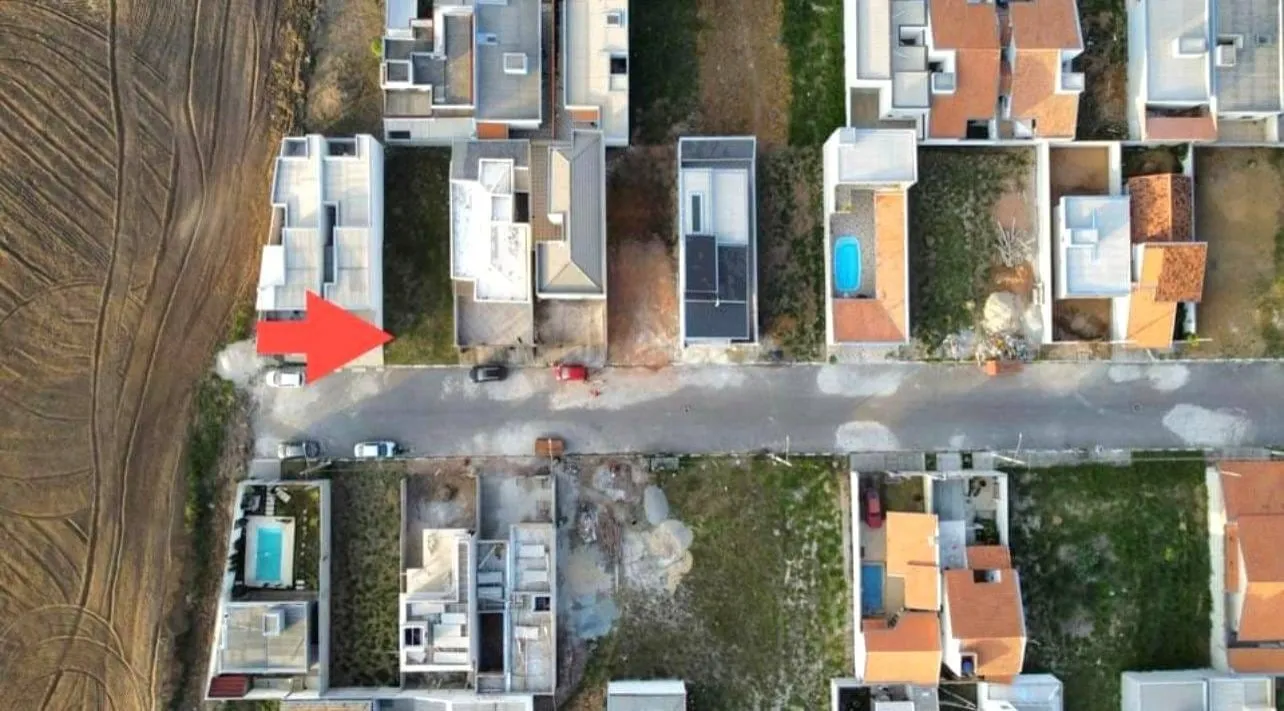 Imagem Oportunidade Imperdível: Terreno de 176m² no Loteamento Flamboyant, Ideal para Construção e Investimento.