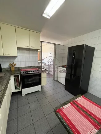 Imagem 4 quartos, suíte, 3 banheiros, 2 vagas, 1 quarto foi transformado em closet