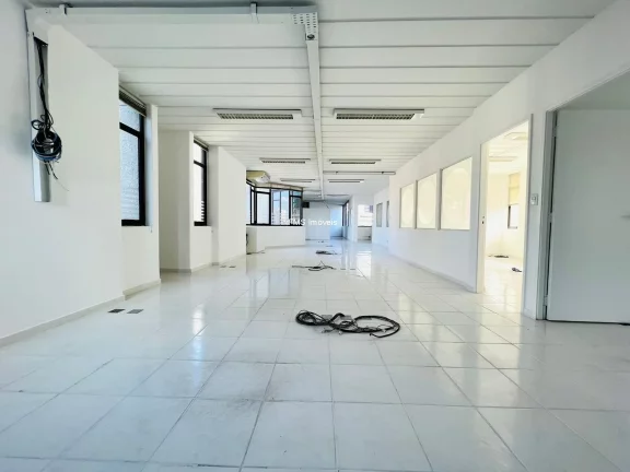 Imagem Conjunto comercial com 220m² para locação próximo a Berrini.