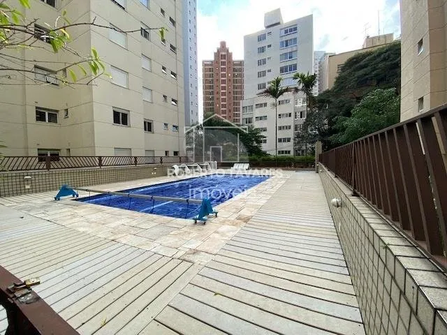Foto do imóvel Amplo apartamento 165M² à venda com 4 dormitórios, sendo 2 suítes, living para 3 ambientes, cozinha com armários embutidos e área de serviço com quarto e banheiro. Conta com 2 vagas de garagem. em Paraíso, São Paulo - SP
