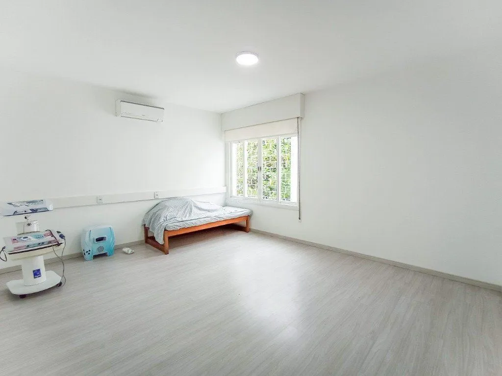 Imagem Casa Comercial de Luxo no Centro da Cidade - Oportunidade Única!