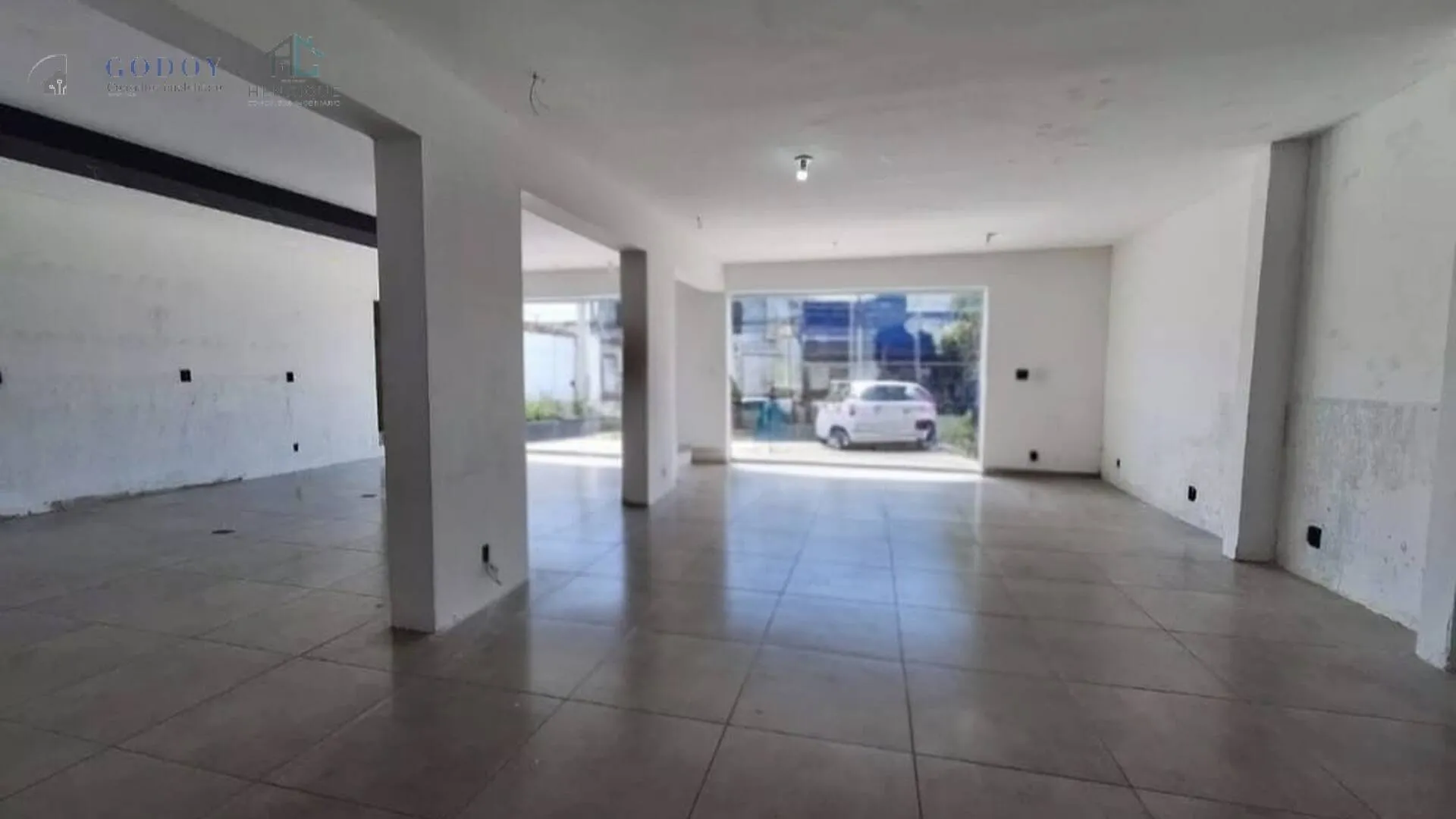 Imagem Ponto Comercial / Galpão para Locação - Pindamonhangaba