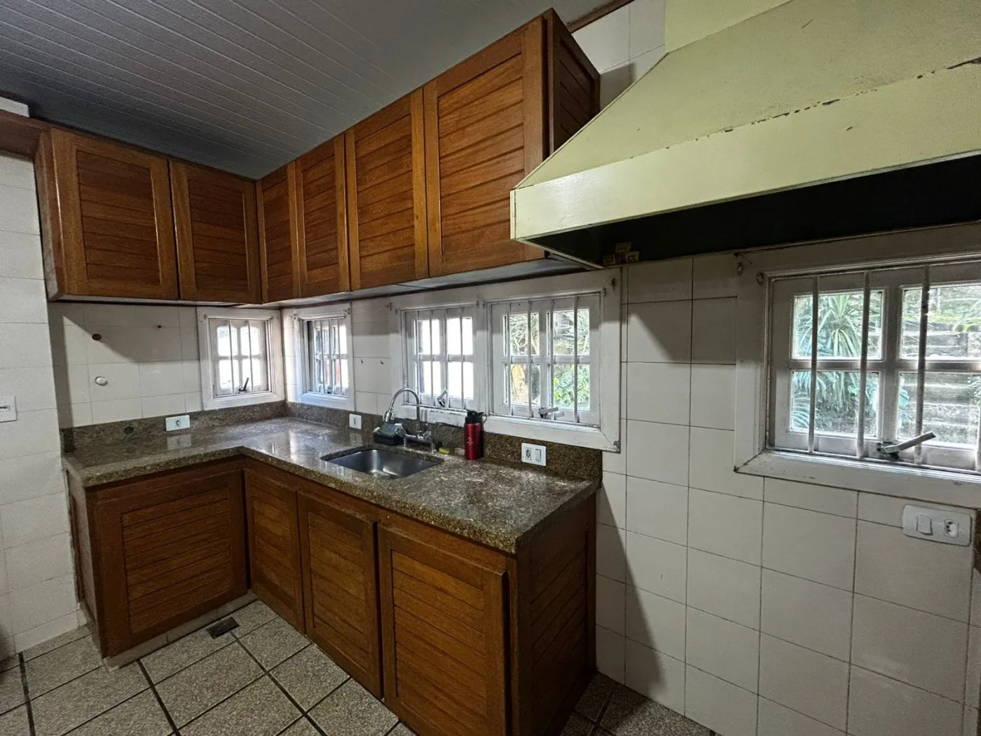 Imagem Casa em Condomínio para Venda em Petrópolis / RJ no bairro Nogueira