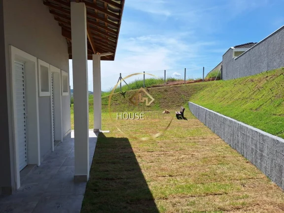 Imagem Casa, 3 Dormitórios (sendo 1 suíte), Condomínio Mantiqueira.