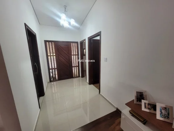 Imagem Casa Comercial de Luxo no Butantã, São Paulo-SP: 6 Quartos, 3 Salas, 7 Vagas de Garagem - 450,00m² de Área