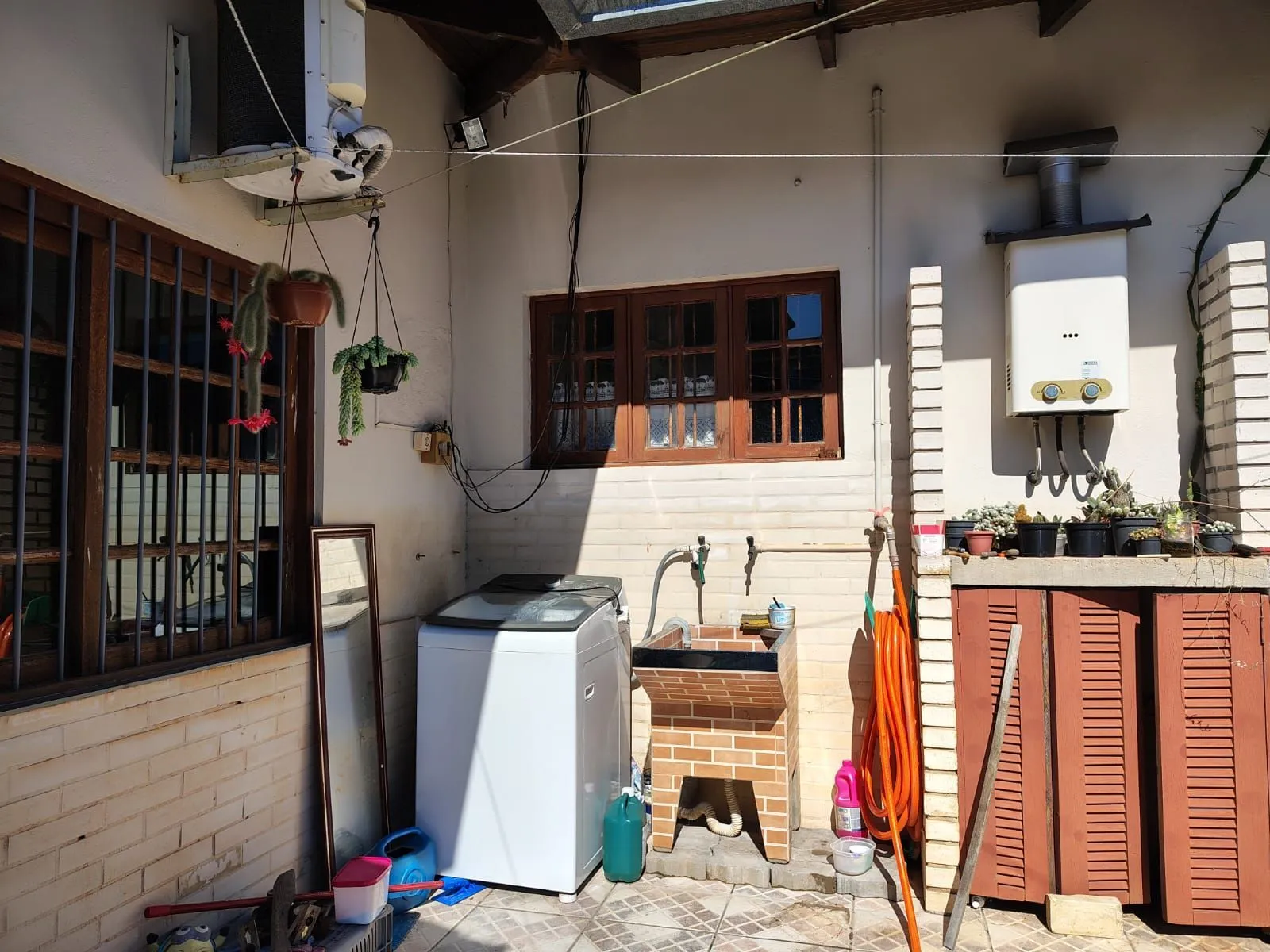 Imagem Casa no Bairro Nova Esteio com 200m² de área privativa e 03 (Três) quartos.