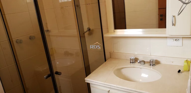 Imagem Vende um espaço e confortável apartamento de 160m² na Vila suzana.