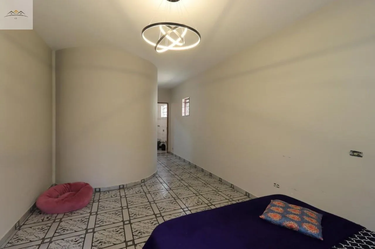 Imagem Sobrado à venda na V. Pires, Santo André 5 dorm. 2 suítes 5 vgs 280m²