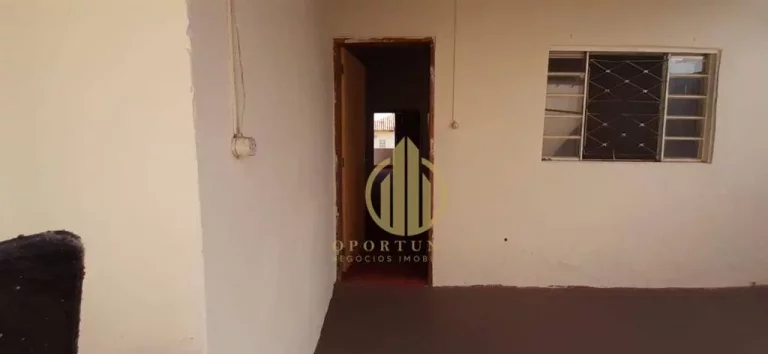 Imagem Casa 3 dormitórios - Salão comercial - Centro - Santa Rosa de Viterbo/SP