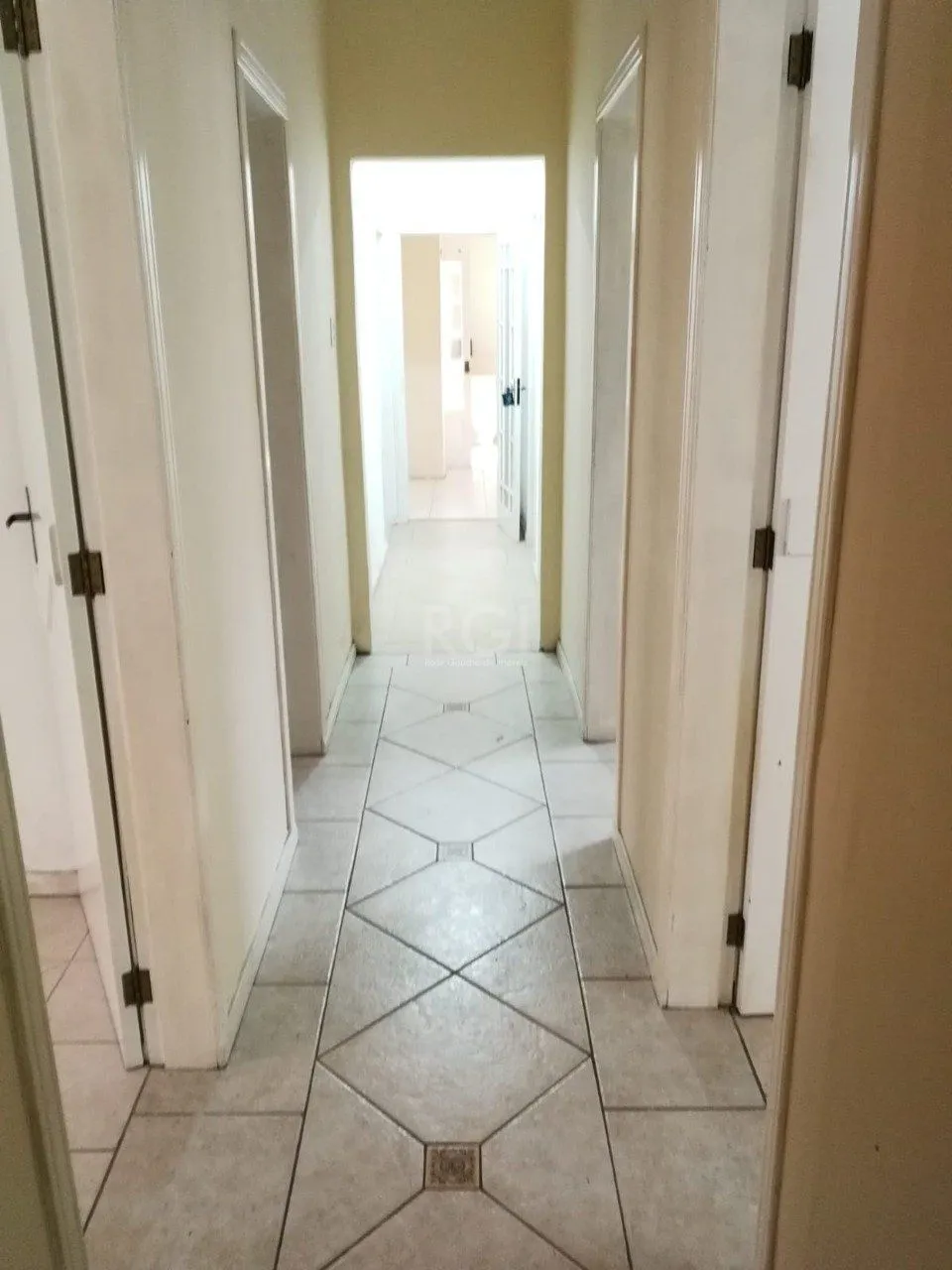 Imagem Casa para Venda - 170m², 3 dormitórios, 3 vagas - Nonoai, Porto Alegre