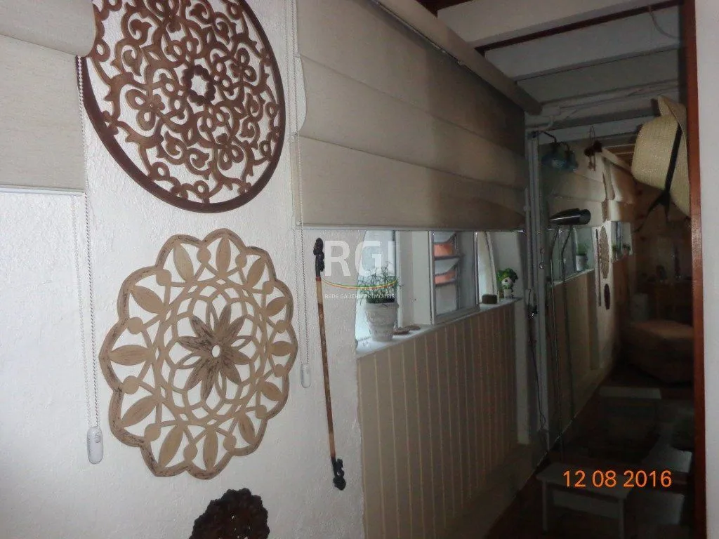 Imagem Casa para Venda - 240m², 6 dormitórios, 4 vagas - Teresópolis
