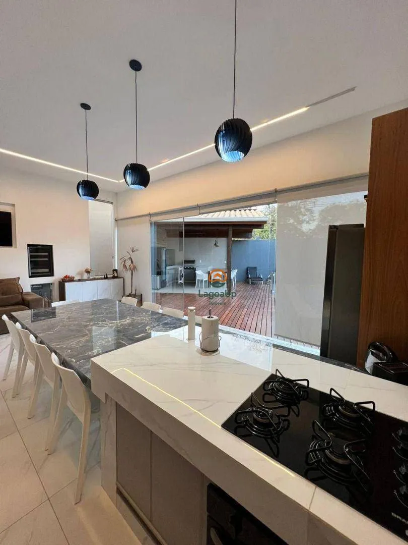 Imagem Casa com 3 dormitórios à venda, 640 m² por R$ 1.300.000 - Condomínio Estância das Petúnias - Lagoa Santa/MG