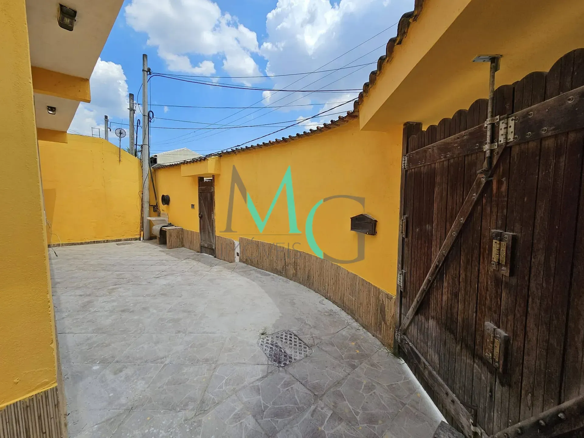 Imagem Casa 4 quartos para aluguel ou venda, 79m², R$ 2.100,00 ou R$ 330.000,00 em Campo Grande, Rio de Janeiro, RJ