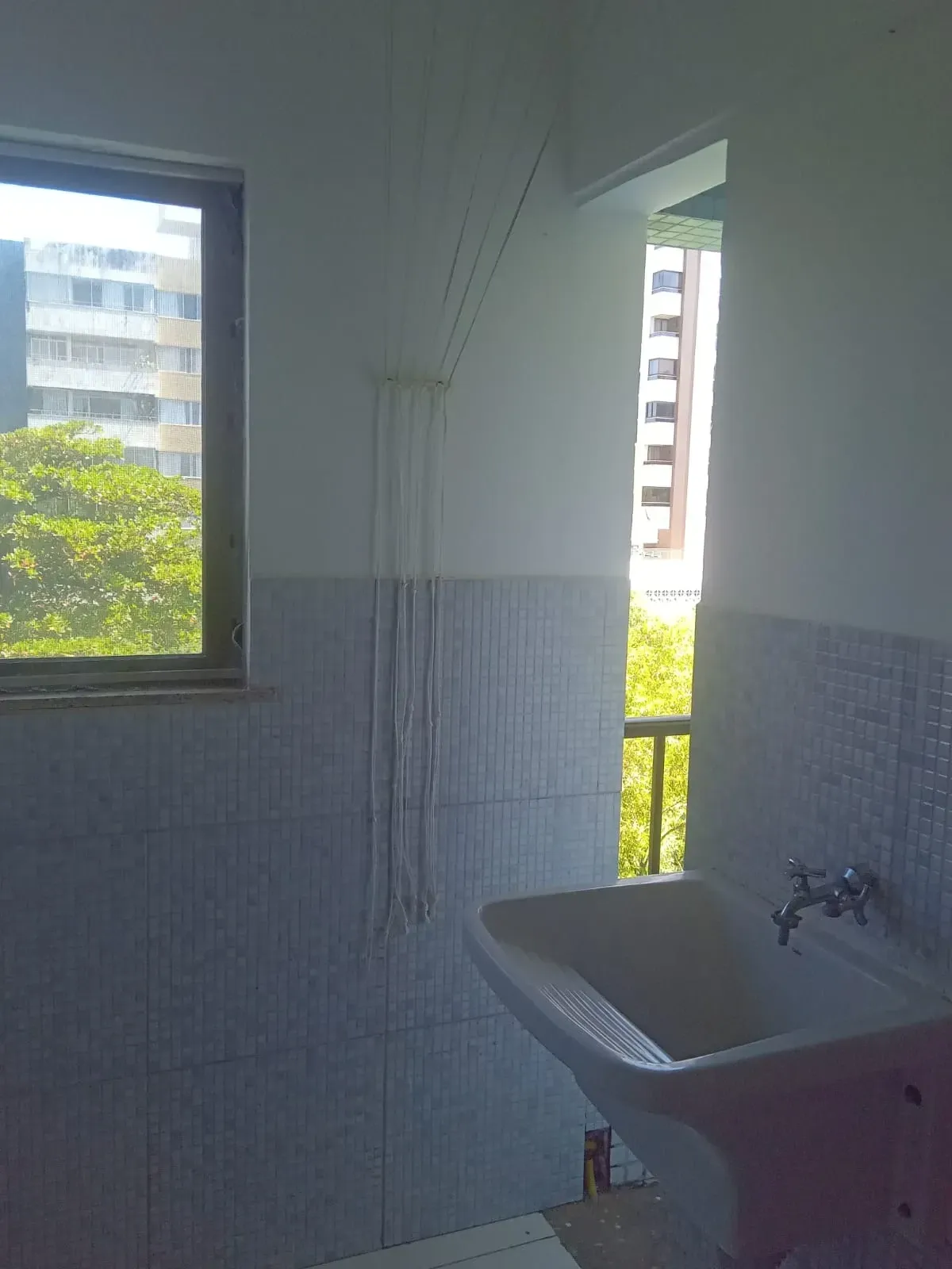 Imagem Apartamento com 3 Quartos para Alugar, 109 m² em Jardim Armação - Salvador
