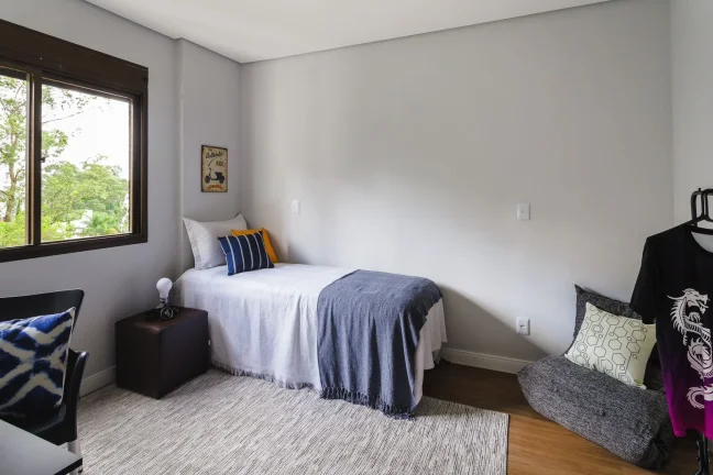 Imagem Apartamento de luxo no Morumbi: 4 quartos, 2 suítes, 3 banheiros, 5 vagas de garagem, 200m² - São Paulo-SP.