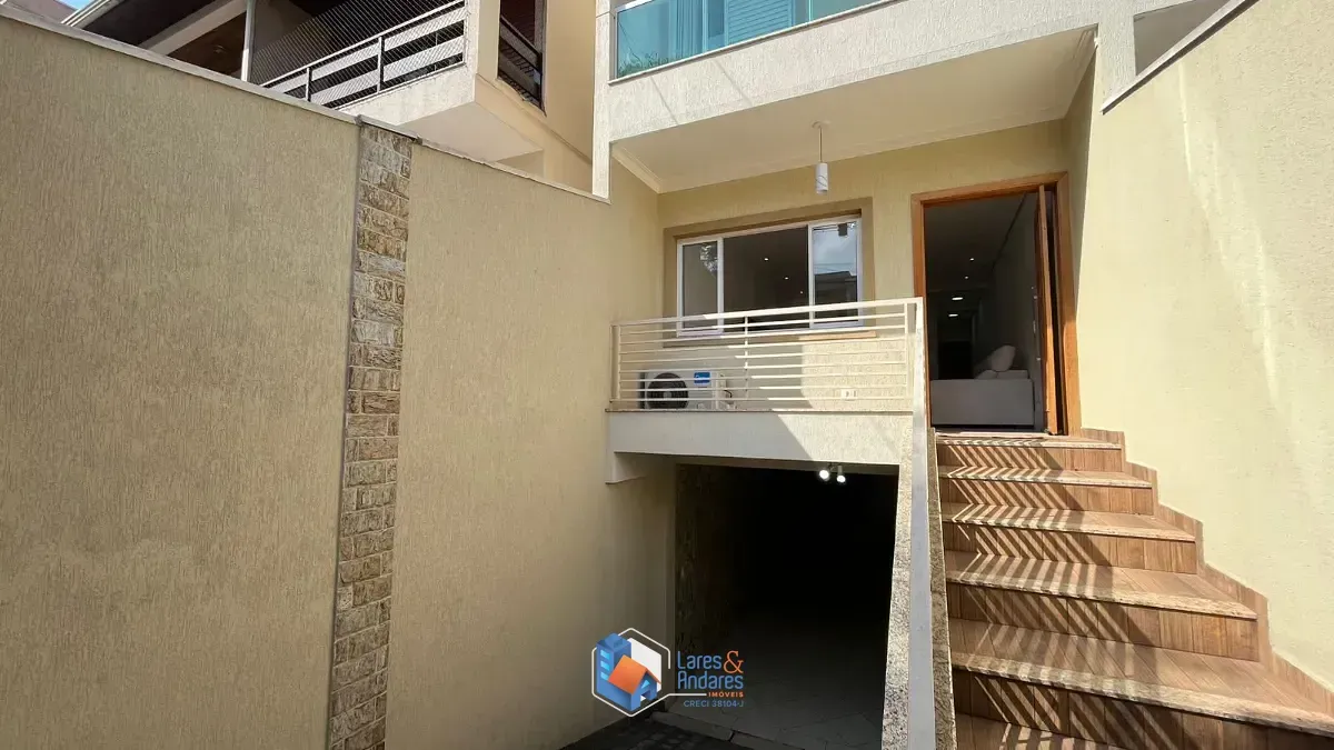 Foto do imóvel Sobrado para venda em Jardim Regina com 3 quartos, sendo 3 suítes, 183m² em Rua Maria Pereira Pinto