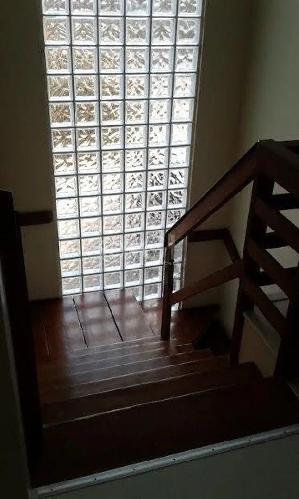 Imagem Excelente casa em condominío de 350m² com 03 dormitórios sendo 02 suítes.