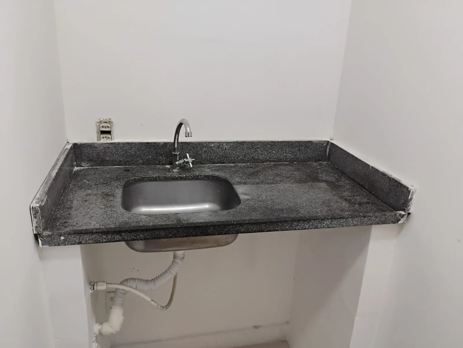 Imagem Sala comercial à venda no bairro Taquara em Rio de Janeiro/RJ