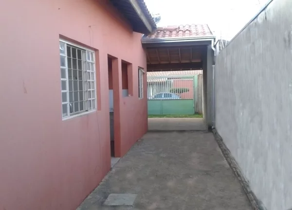 Imagem Casa no jardim Terra Branca, 2 quartos, garagem coberta.