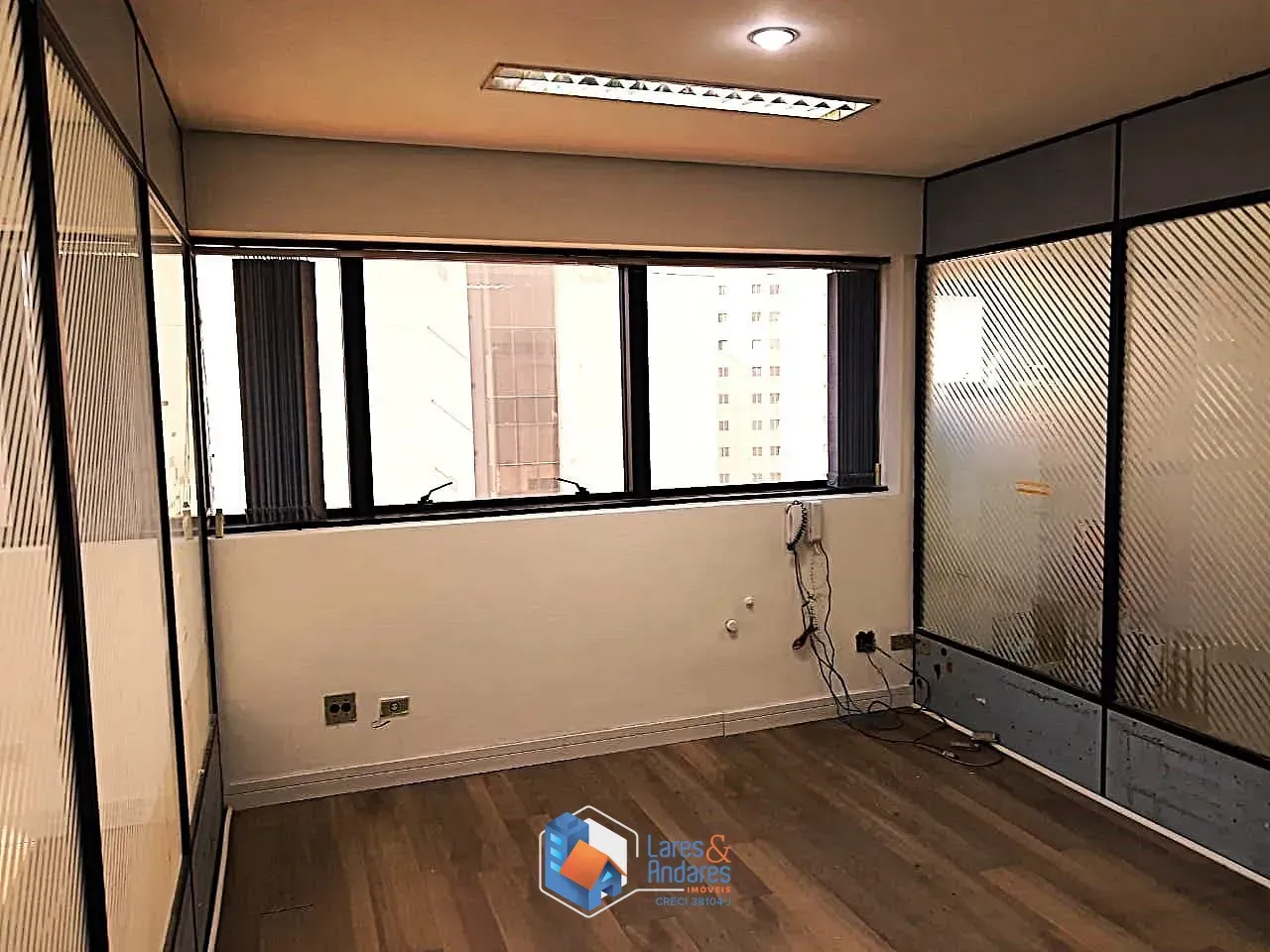 Imagem SALA À VENDA COM 47 M², NO 13º ANDAR, C/2 WC E 1 VG C/ MANOBRISTA - PERDIZES - SP