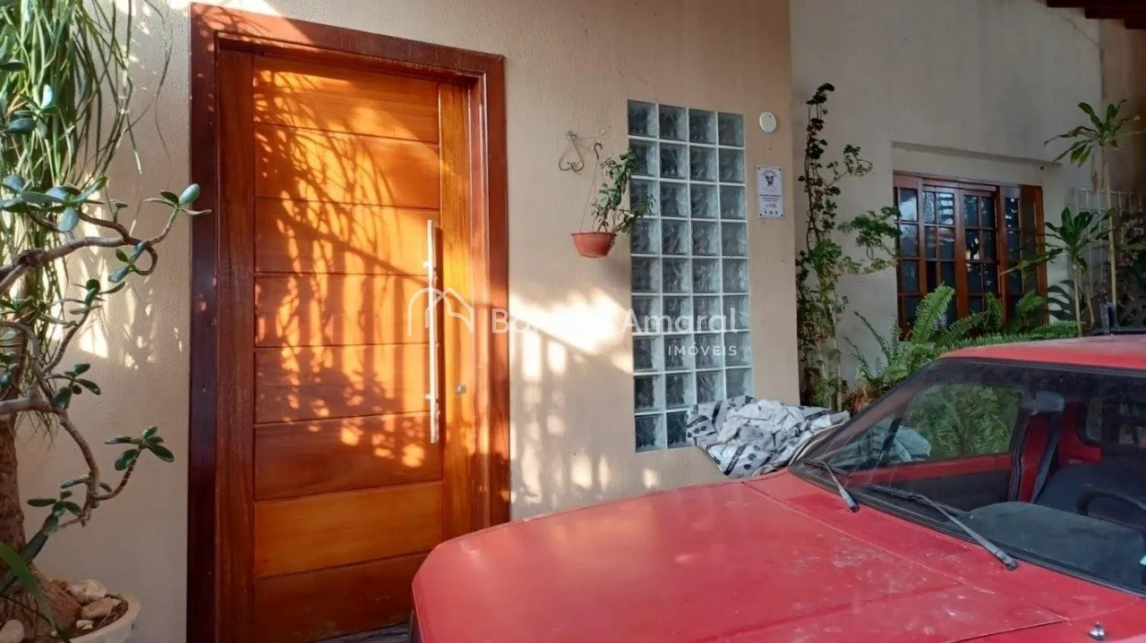 Imagem Casa com 4 Quartos e 6 banheiros à Venda, 240 m² por R$ 960.000