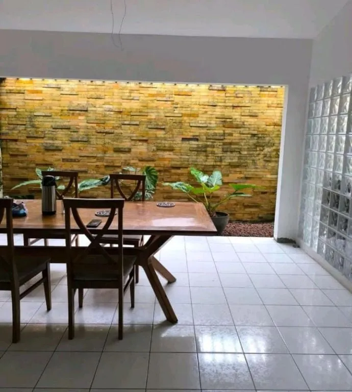 Imagem Casa ampla com piscina, poço artesiano e 3 quartos nos Expedicionários. Excelente localização, conforto, espaço e qualidade de vida.