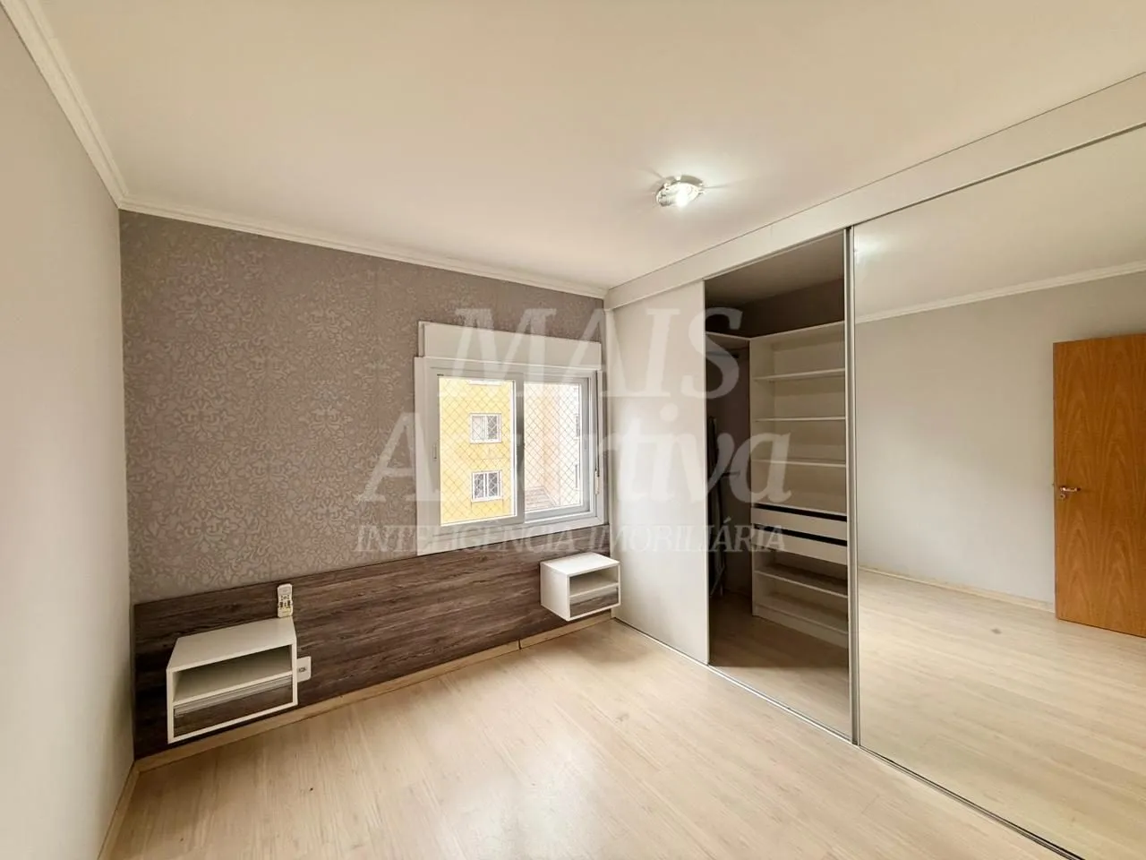 Imagem Apartamento no 3º andar, semi mobiliado para venda - Monte Brasil