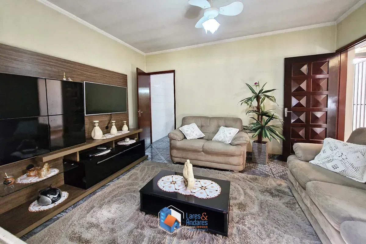 Foto do imóvel Casa para venda em Vila Medeiros com 3 quartos, sendo 1 suíte, 108m² em Rua Itamonte